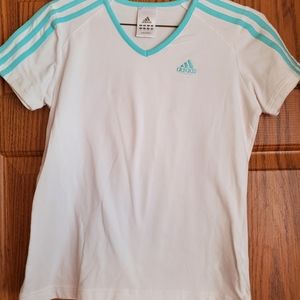 Nice Adidas top great for tennis